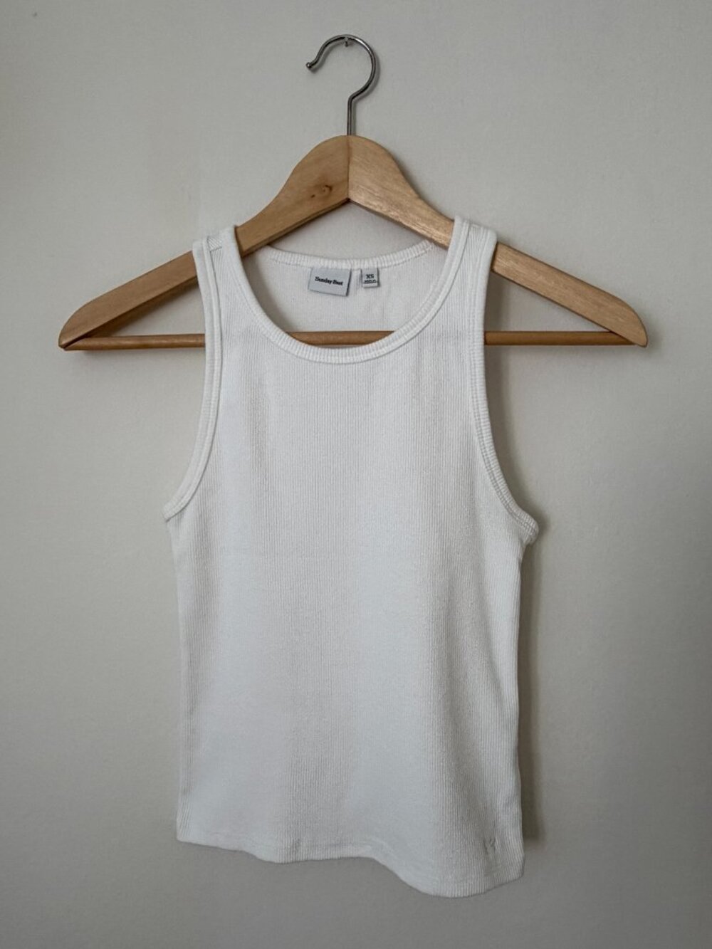 Aritzia Sunday Best Cropped Honor Tank in White, Size XS